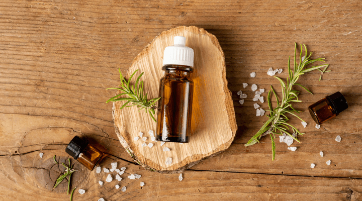 como usar óleo de alecrim no cabelo