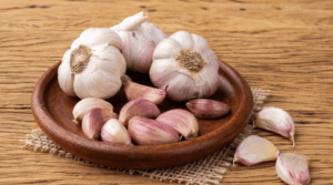 tônico de alho no cabelo